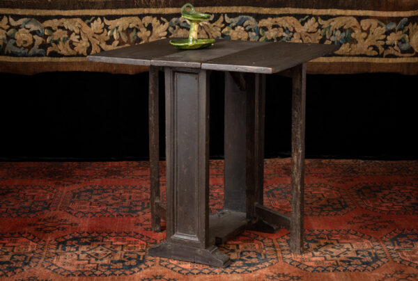 Charles I oak gateleg table