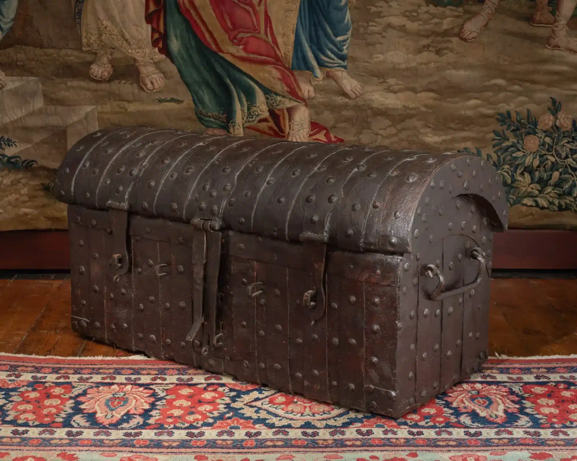 Gothic Iron-Bound Chest (Armoured Strongbox)