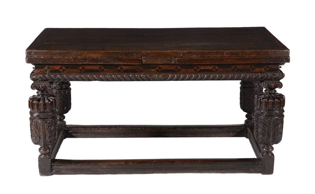 Elizabeth I oak draw leaf table