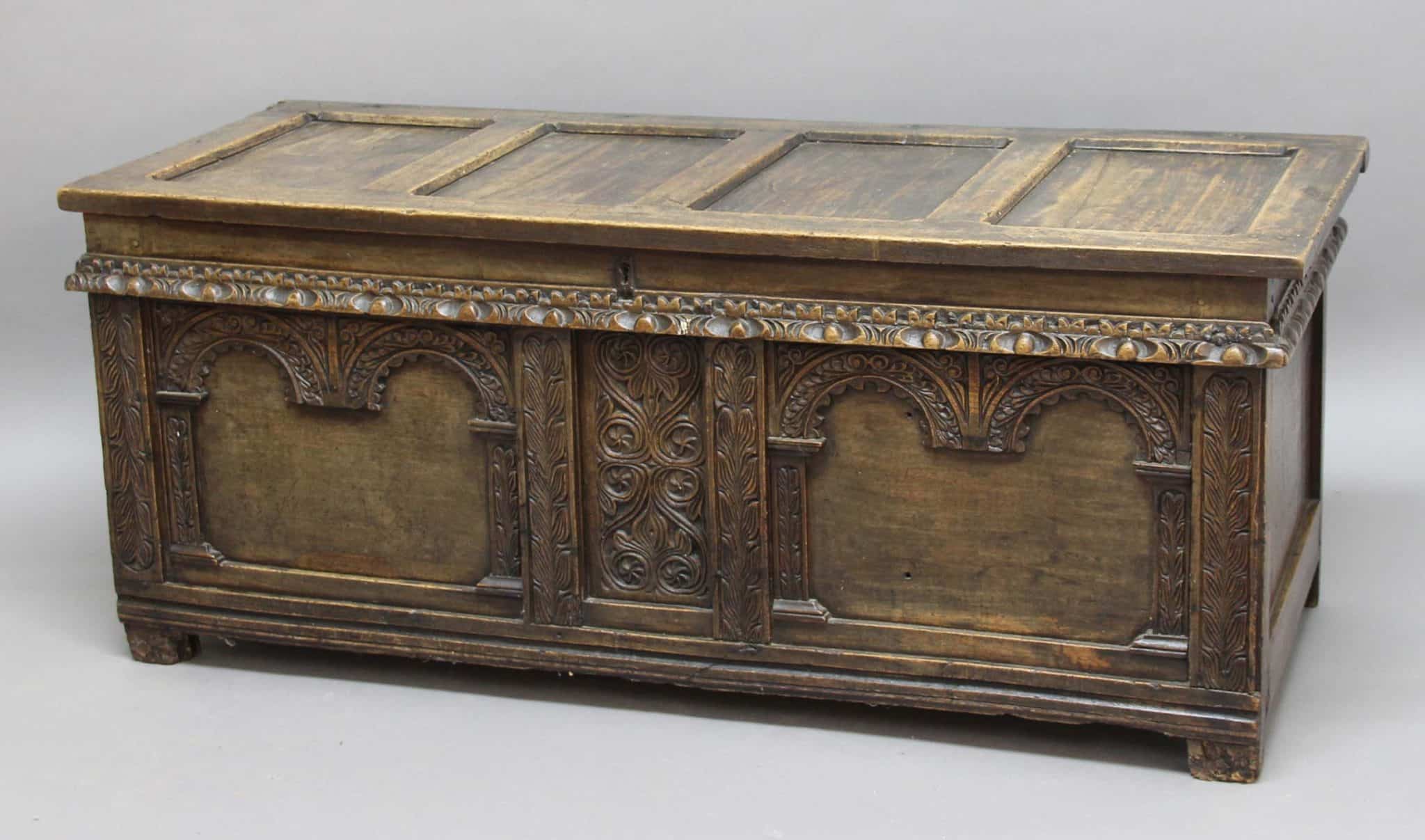 Elizabeth I oak chest