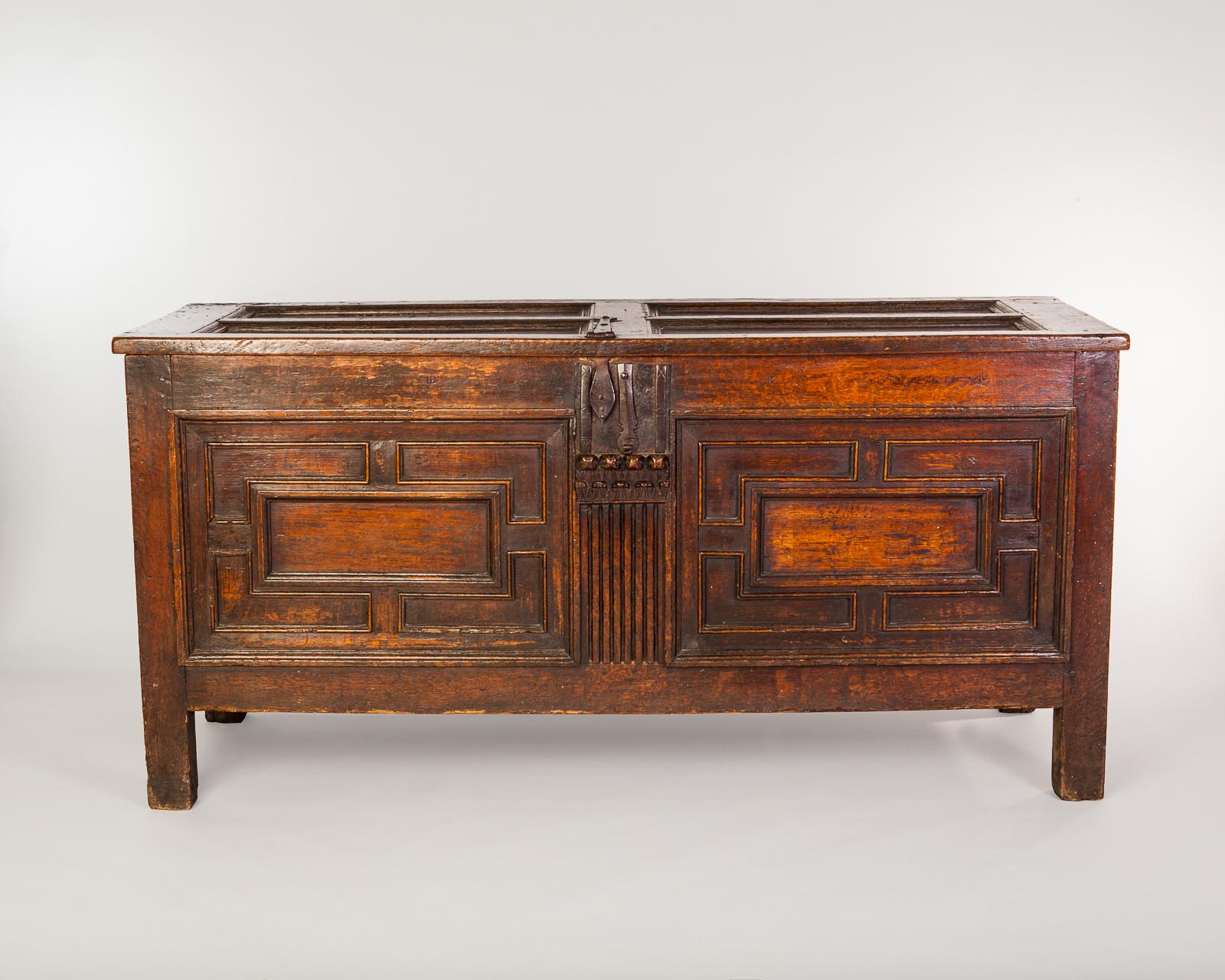 Elizabeth I joined oak chest
