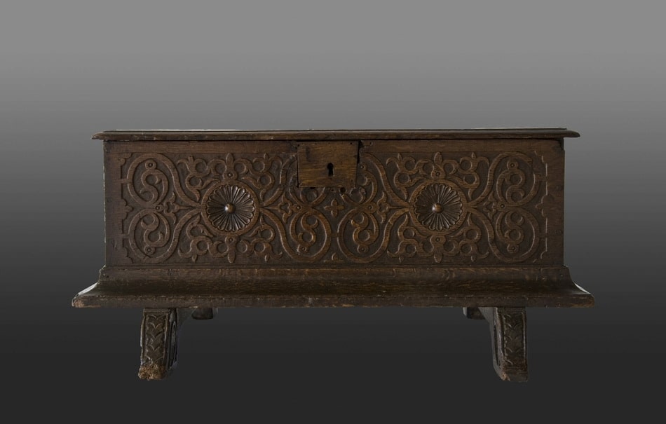 Elizabeth I oak box