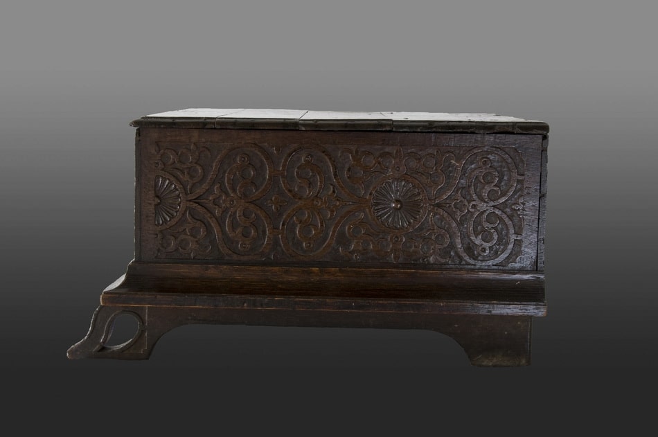 Elizabeth I oak box
