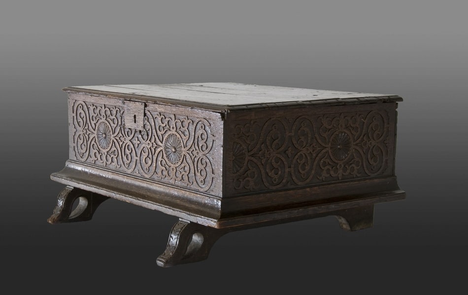 Elizabeth I oak box