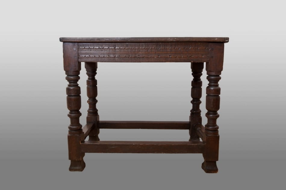 Elizabeth I joined oak table