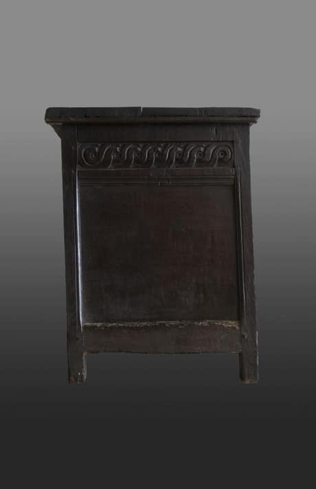 Elizabeth I Exeter oak chest