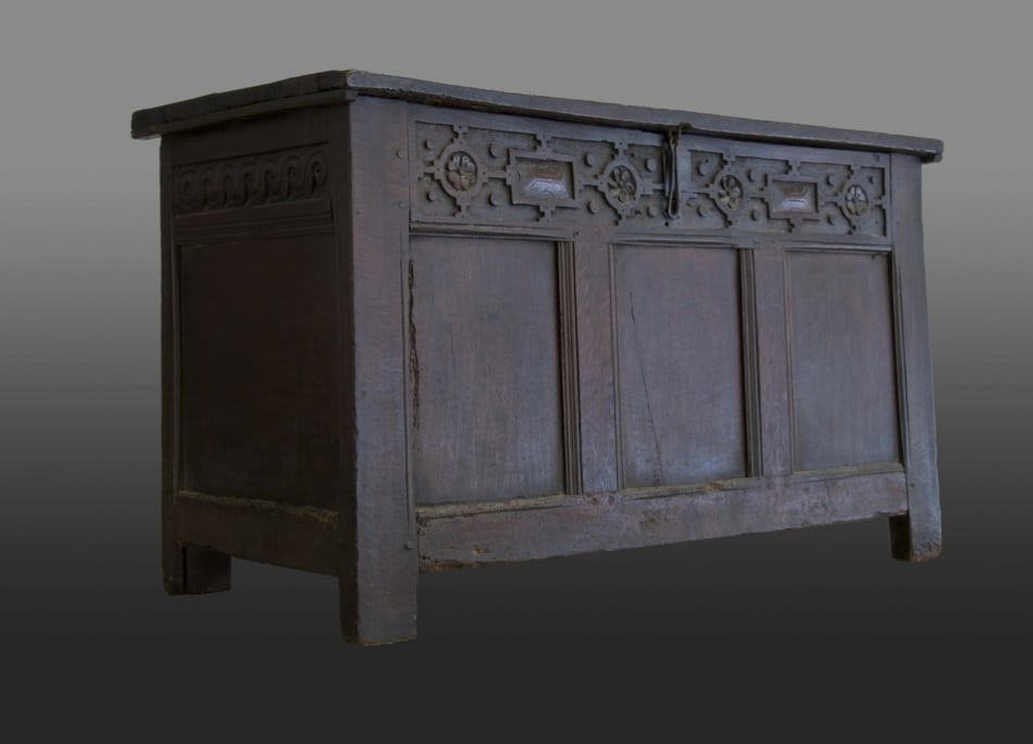 Elizabeth I Exeter oak chest