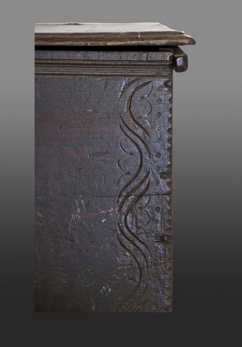 Elizabeth I oak board chest