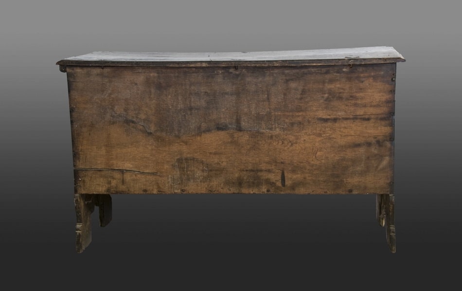 Elizabeth I oak board chest