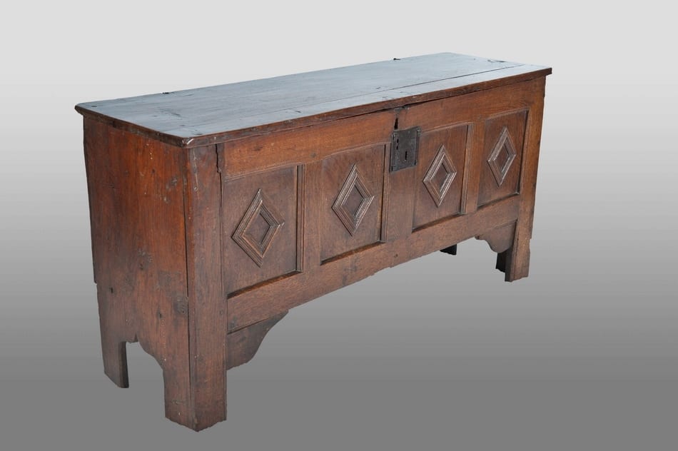 Elizabeth I oak chest