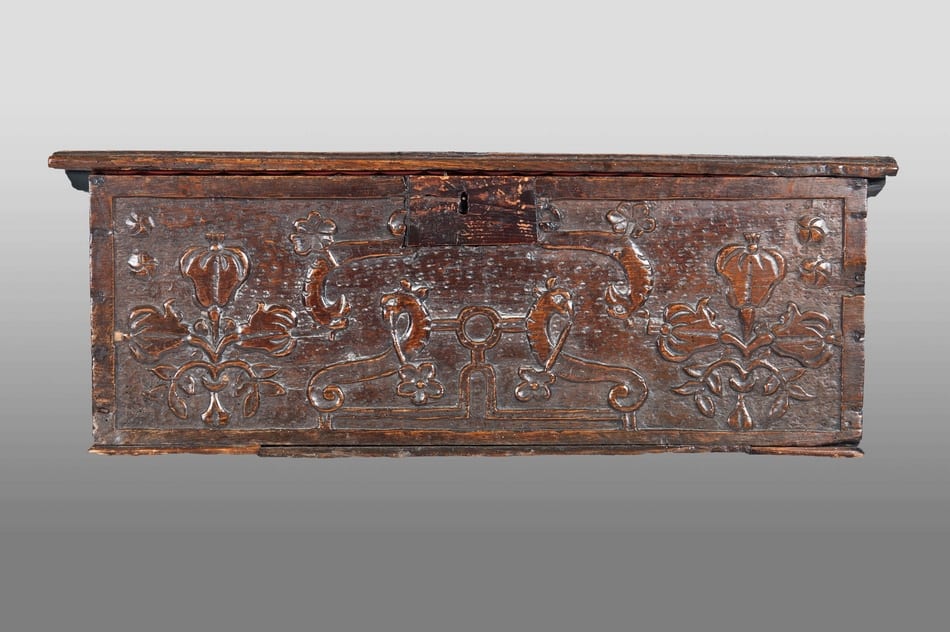 Elizabeth I carved box