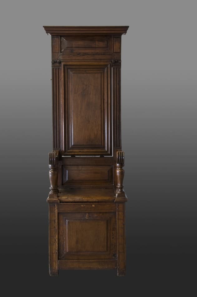 French renaissance walnut throne chair