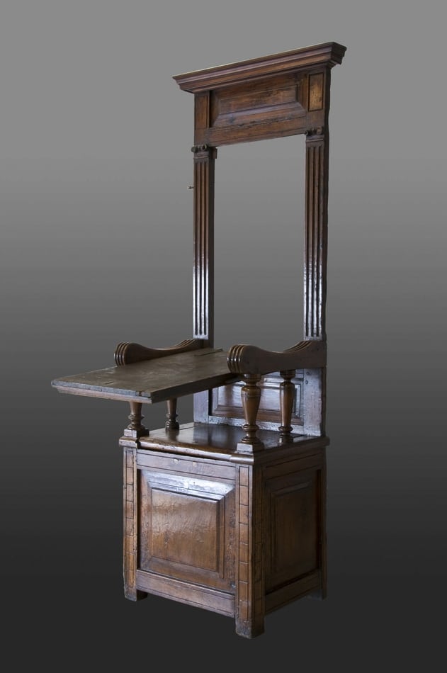 French renaissance walnut throne chair