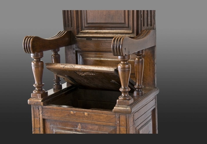 French renaissance walnut throne chair