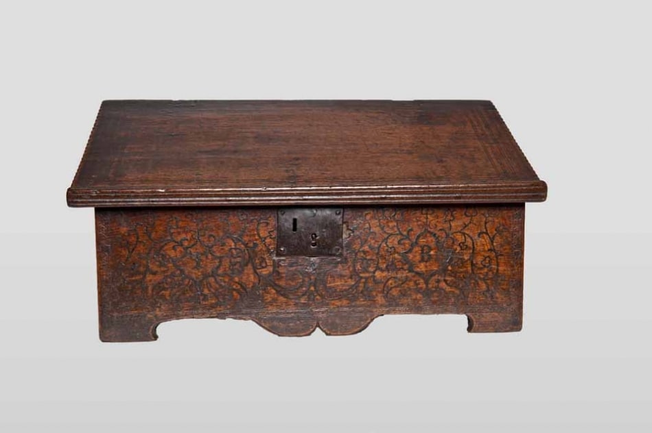 Elizabeth I oak writing slope