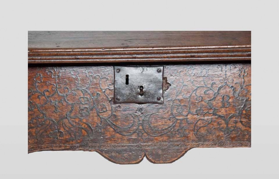 Elizabeth I oak writing slope