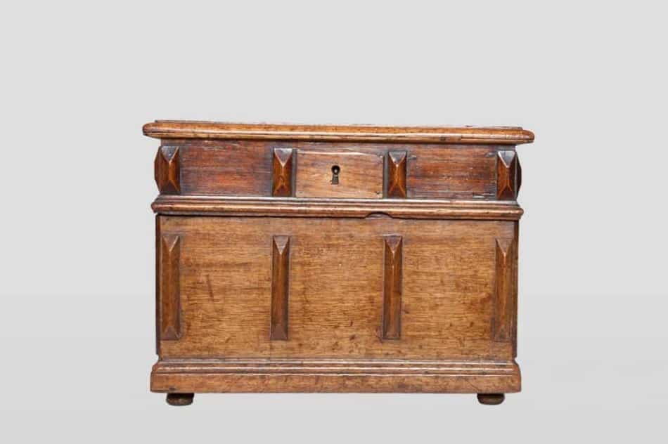 Elizabeth I walnut table cabinet
