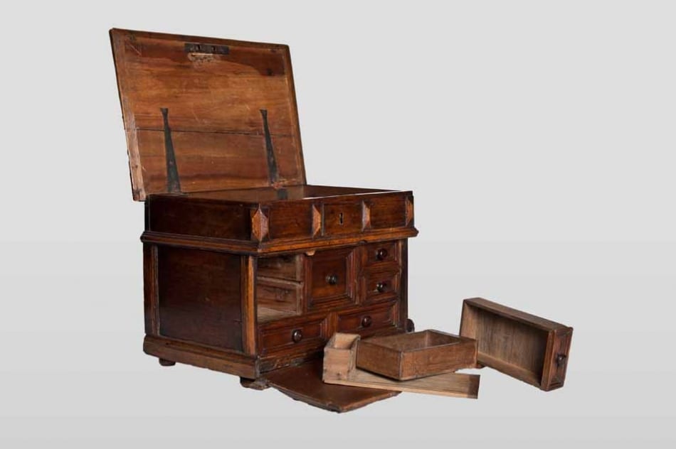 Elizabeth I walnut table cabinet