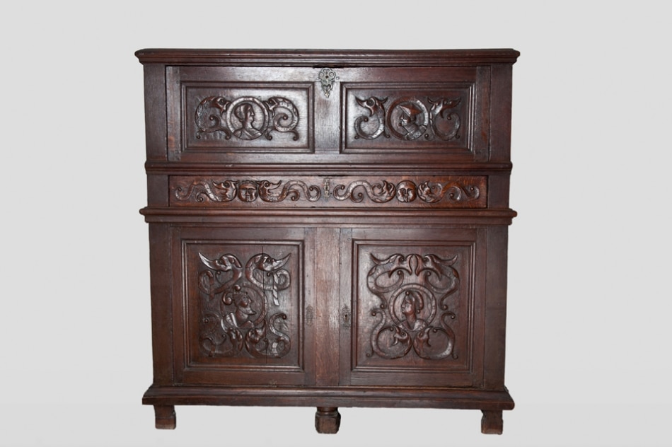 Renaissance joined oak buffet