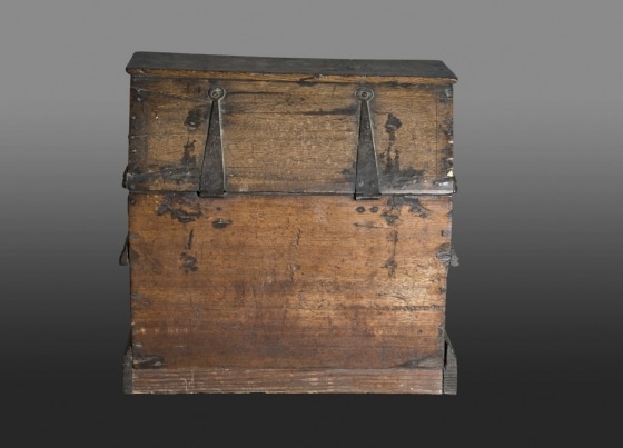 Elizabeth I walnut and oak table cabinet