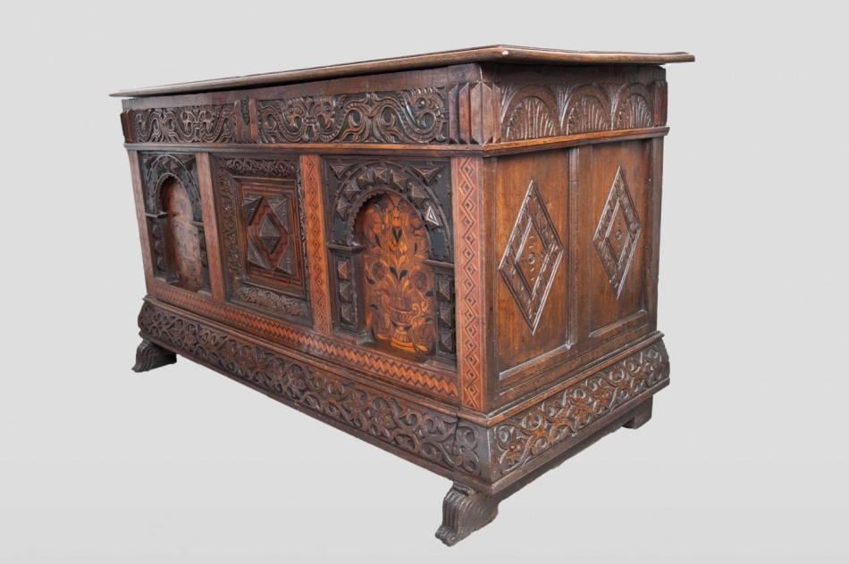 Elizabeth I joined oak and inlaid chest