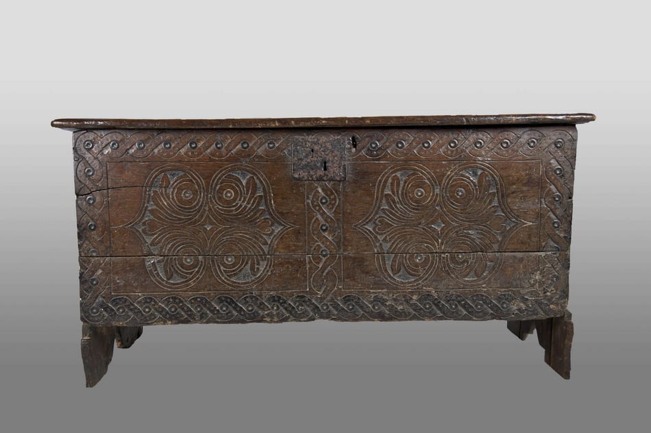 Elizabeth I oak boarded chest