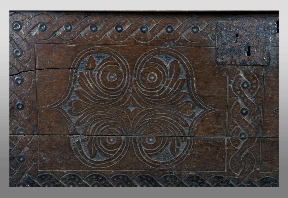 Elizabeth I oak boarded chest