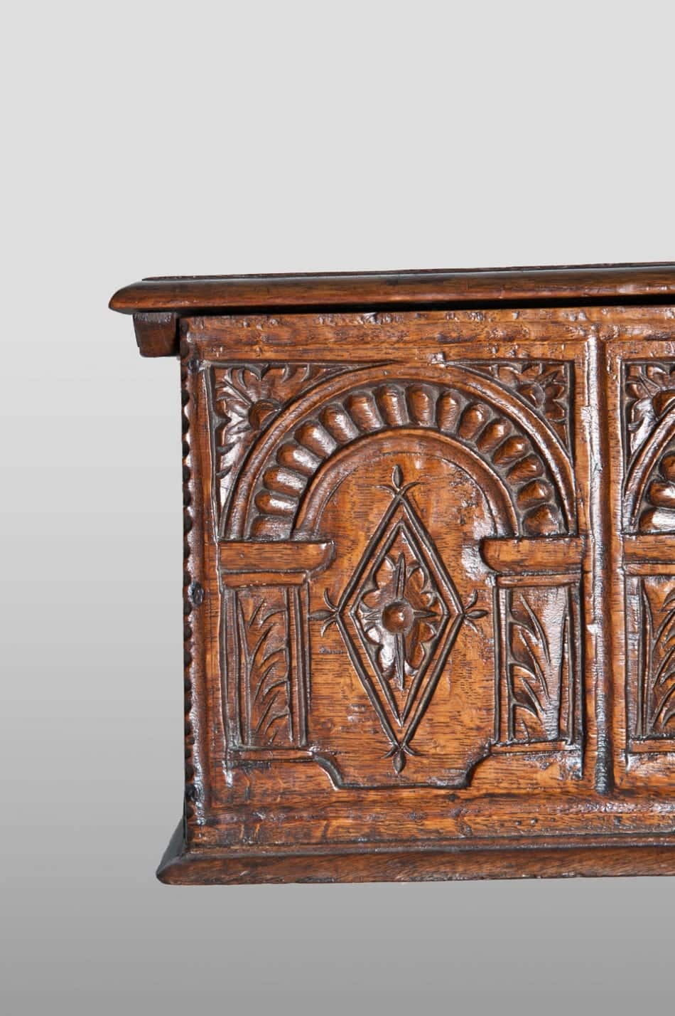 Elizabeth I oak box