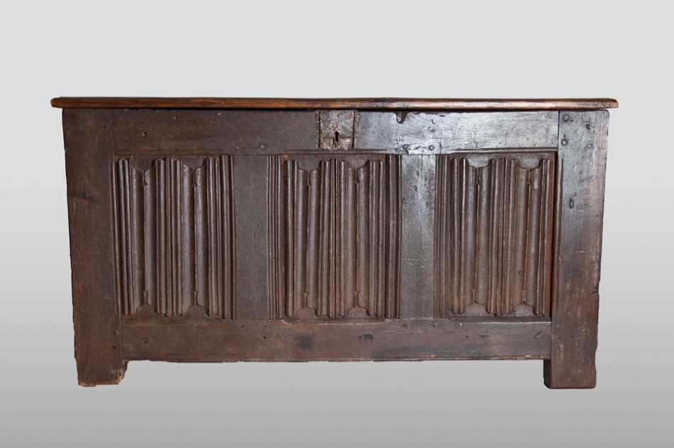 Late gothic oak linenfold chest