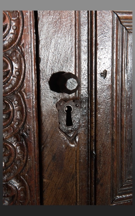 Elizabeth I oak press cupboard