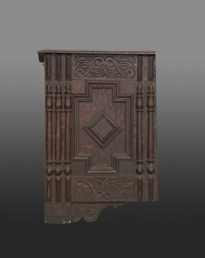 Thomas Dennis Jr oak chest