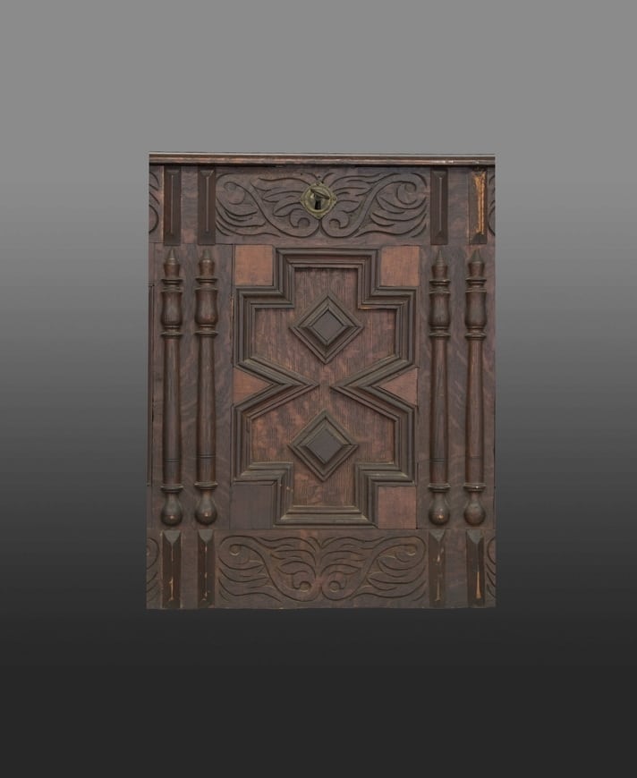 Thomas Dennis Jr oak chest