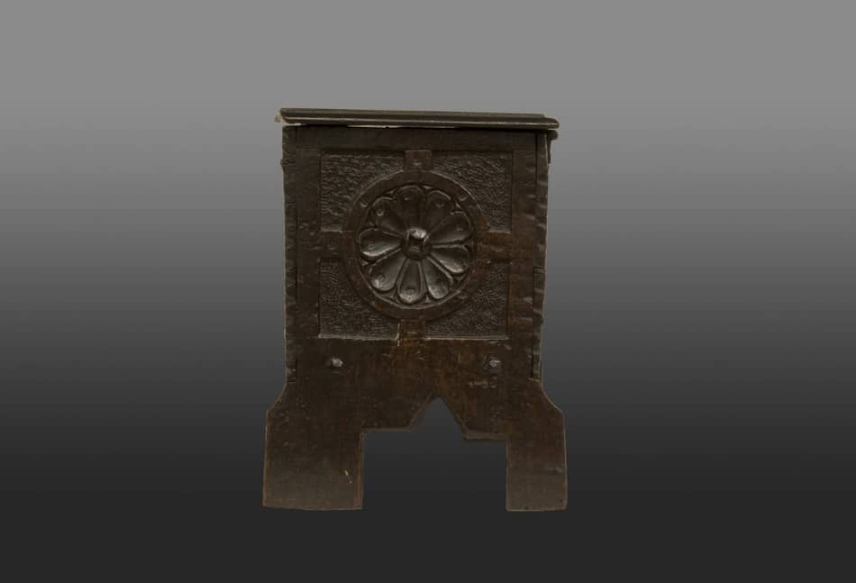 Elizabeth I oak box