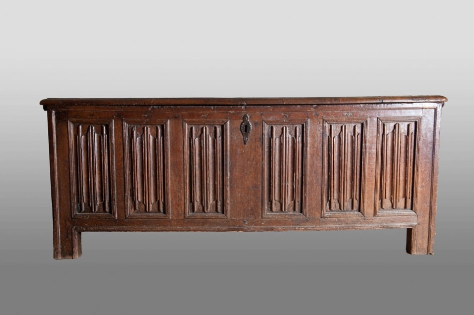 Late Gothic oak linenfold chest