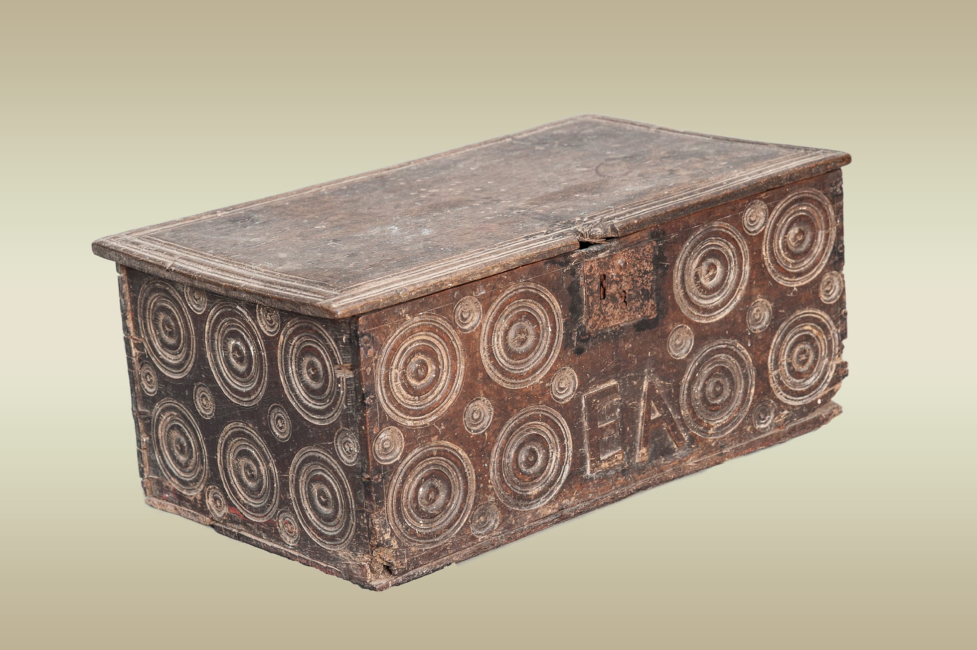Elizabeth I Welsh carved box