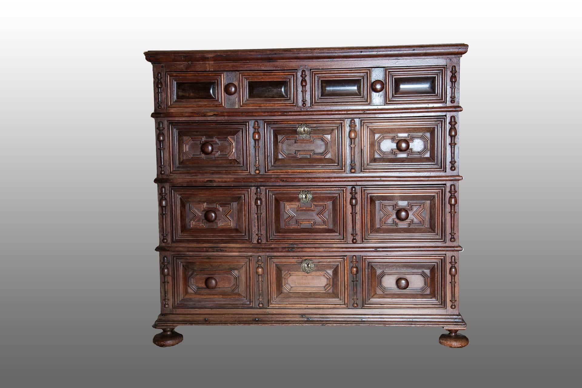 17th century walnut chest of drawers