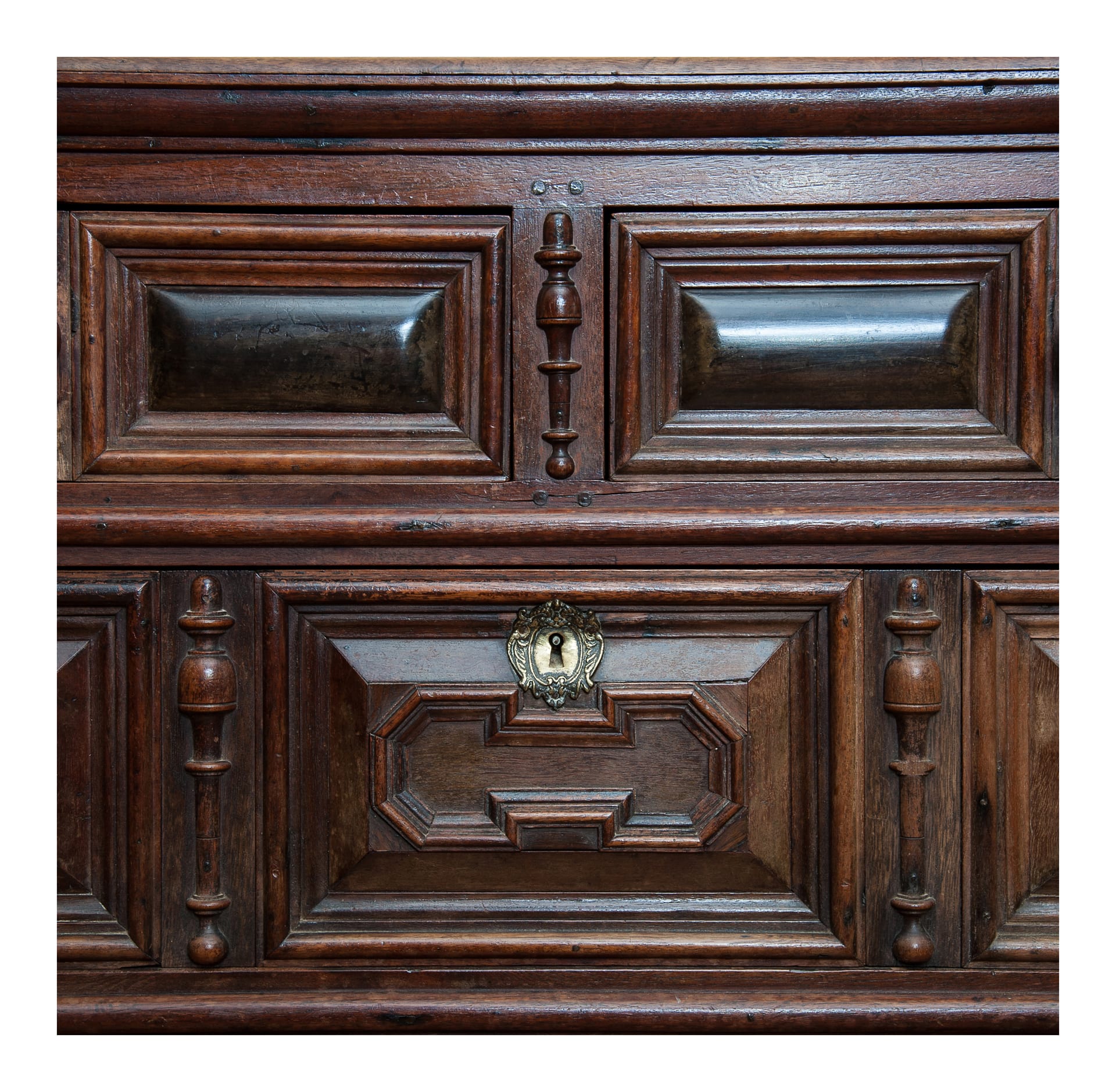 17th century walnut chest of drawers