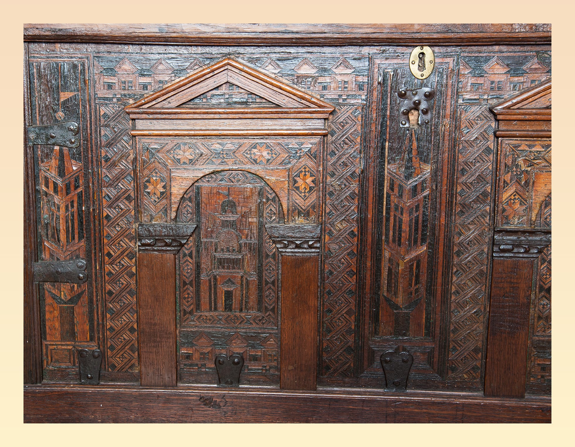 Elizabeth I Nonsuch chest