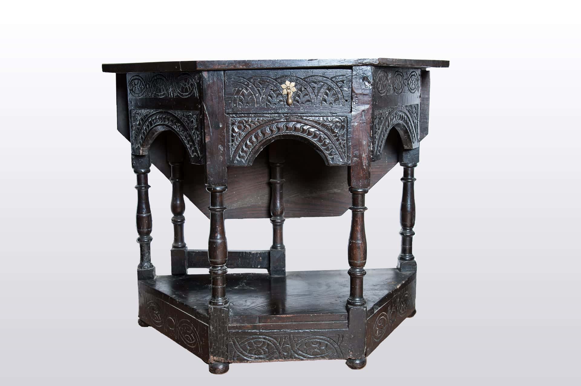 17th century Joined oak folding table