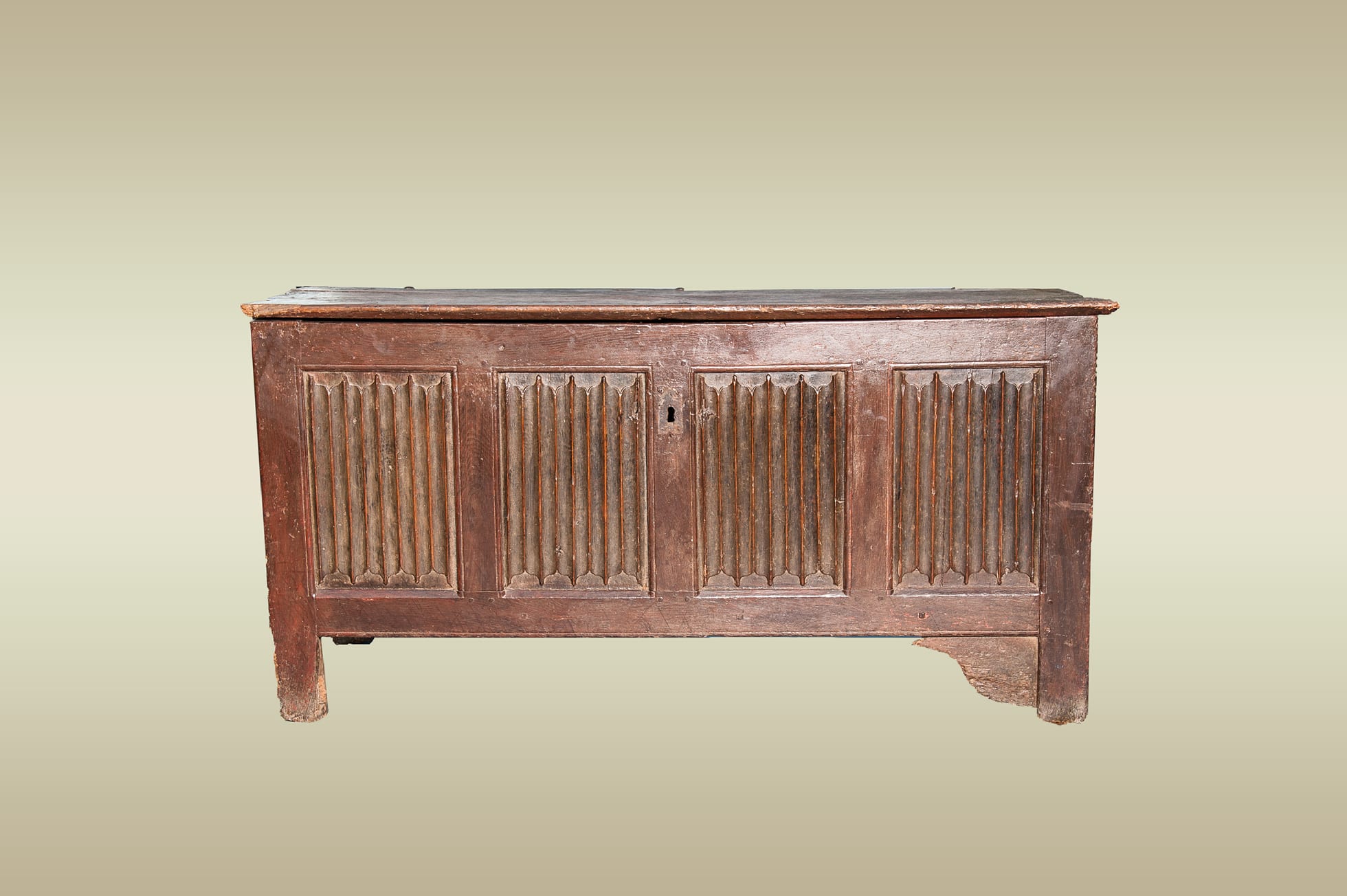 Late Gothic oak linenfold chest