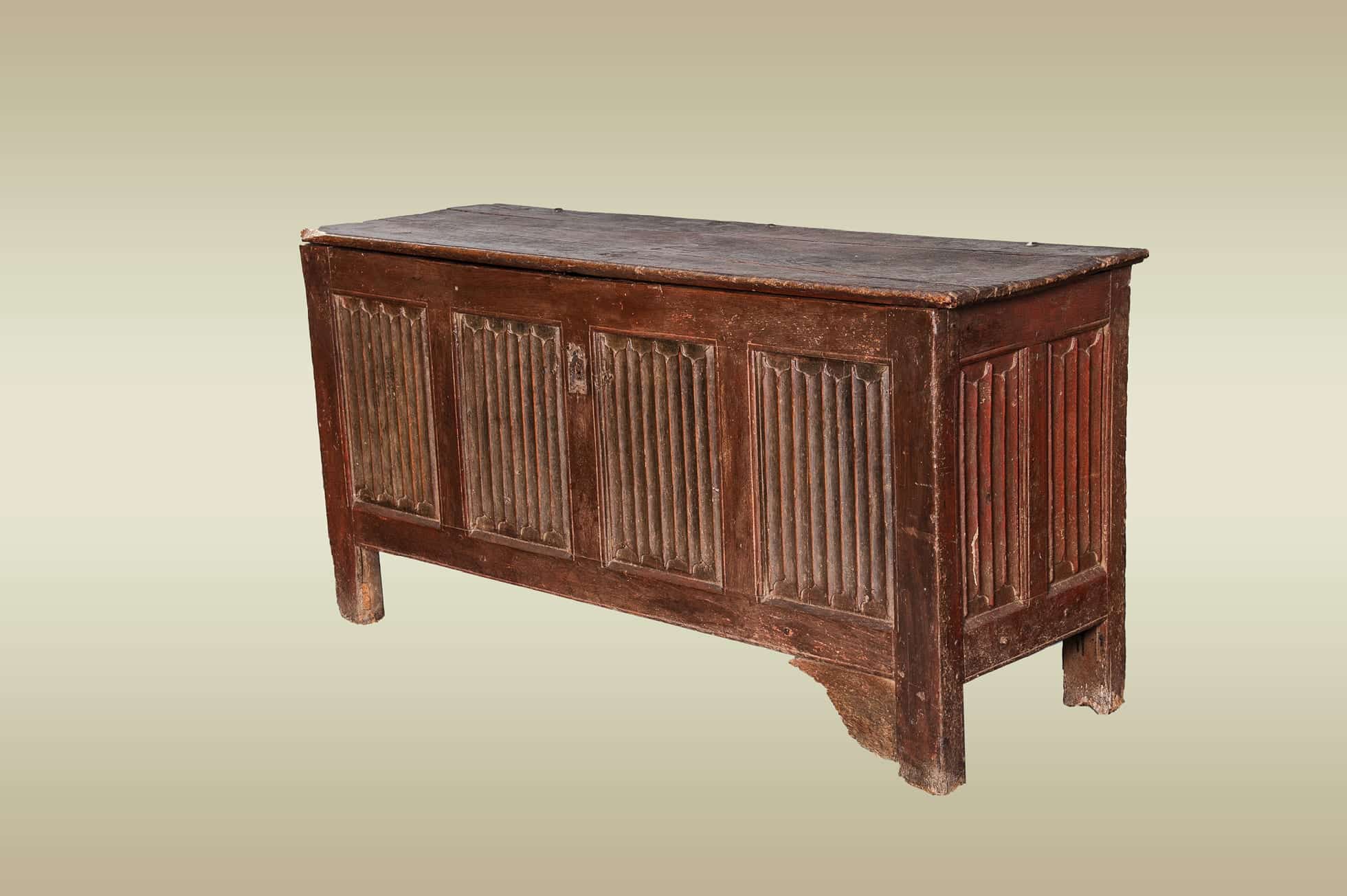 Late Gothic oak linenfold chest