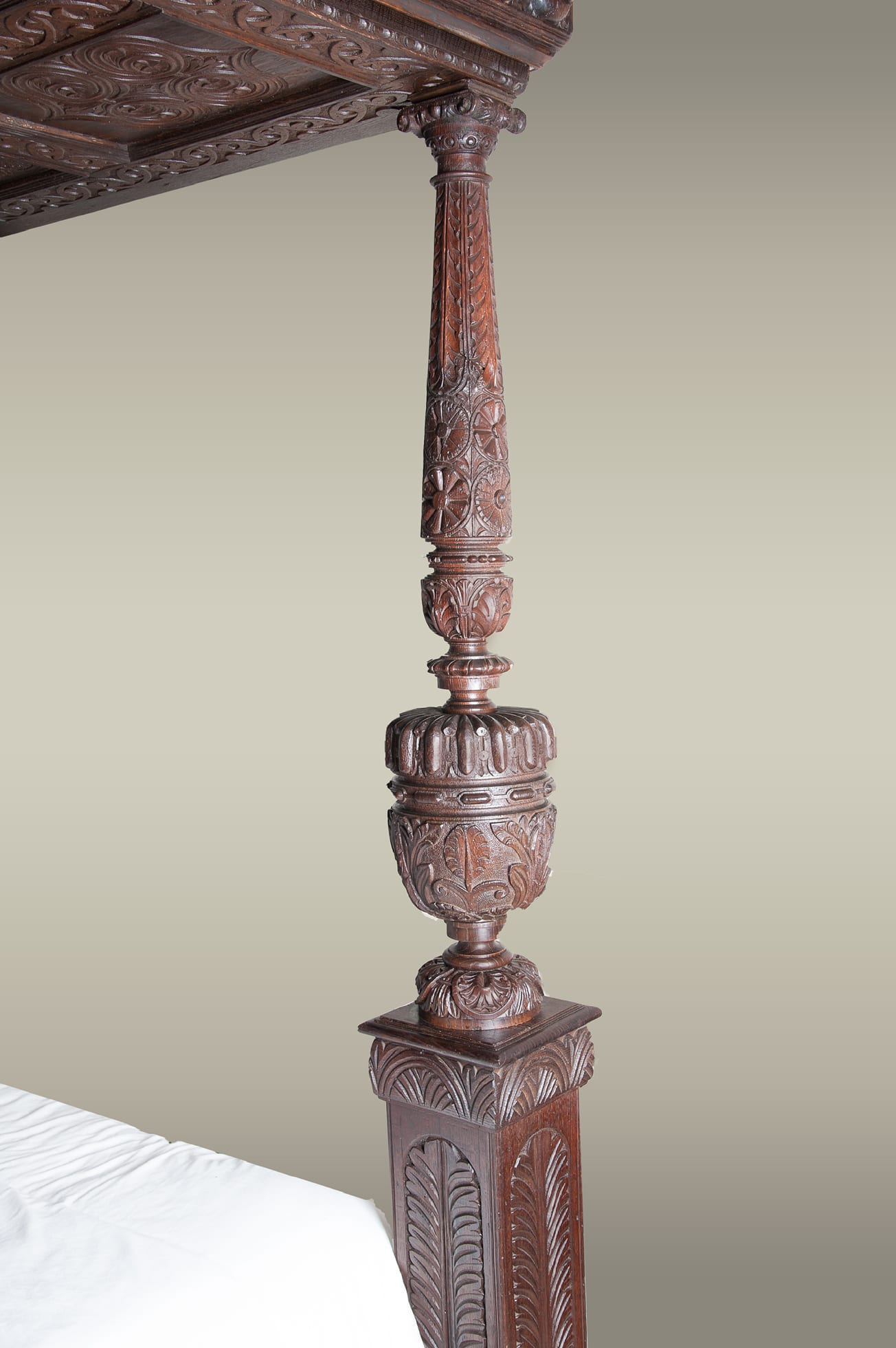 Elizabeth I carved oak tester bed