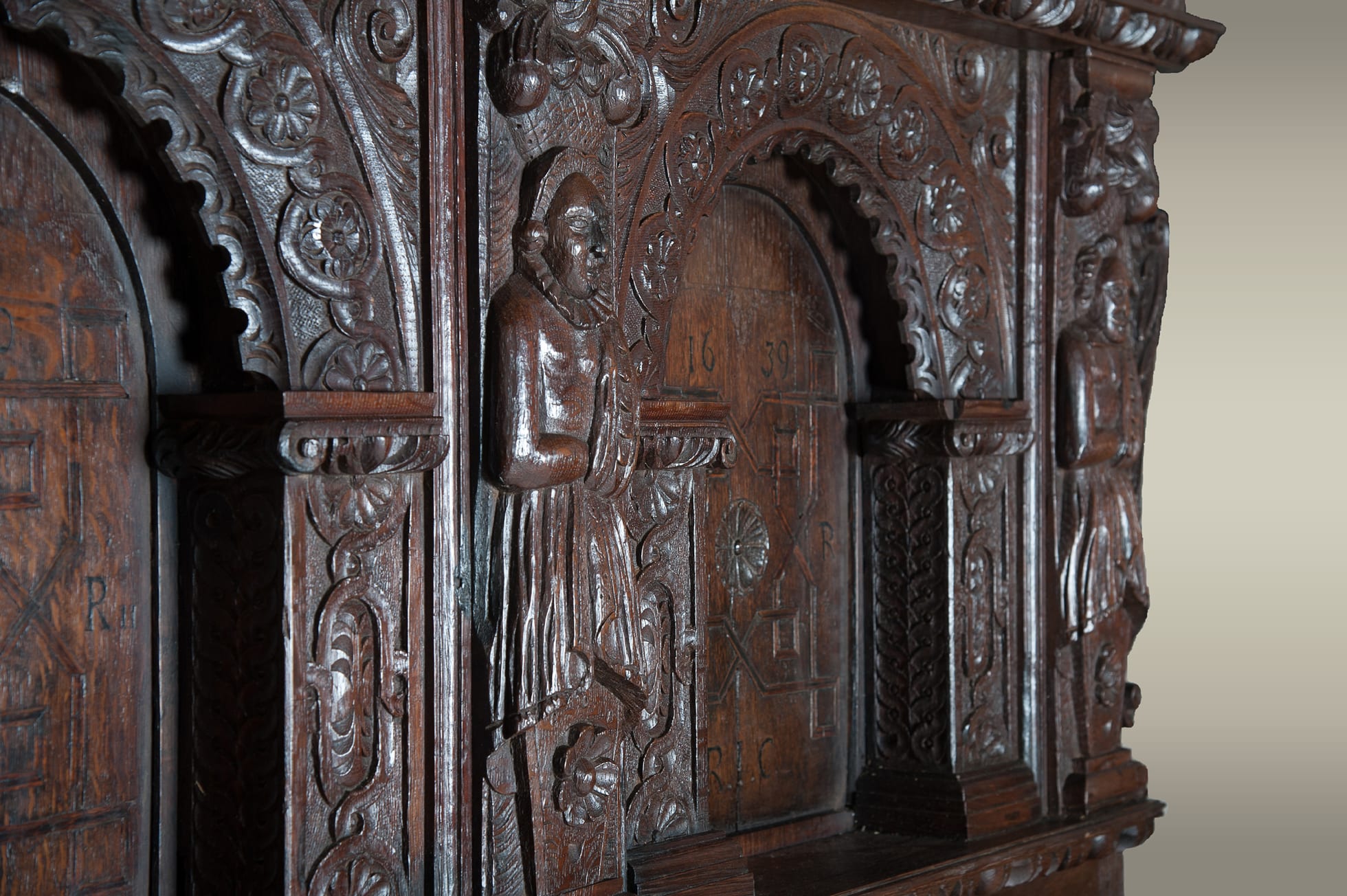 Elizabeth I carved oak tester bed