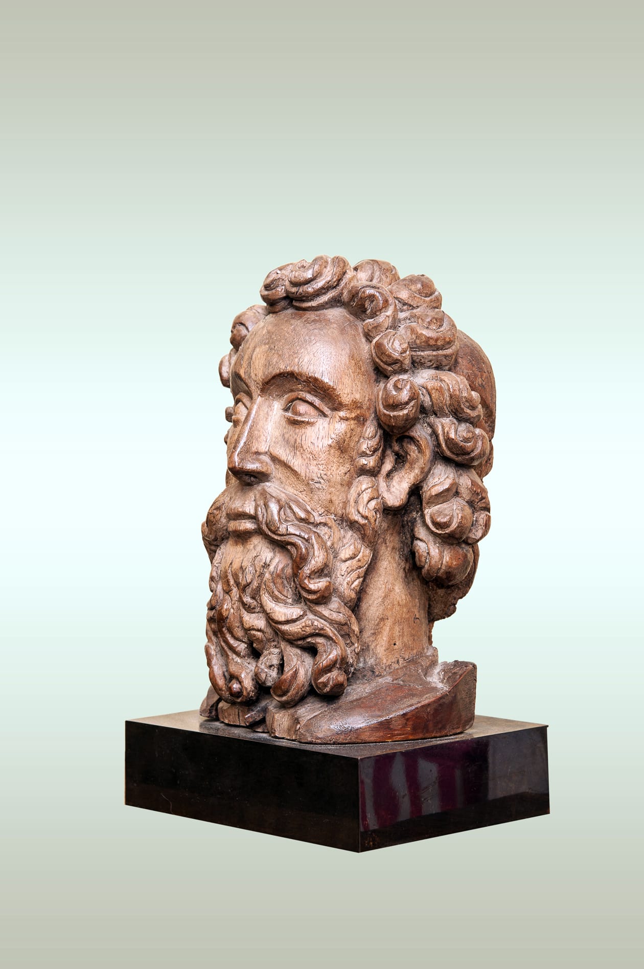 Gothic head of an Apostle