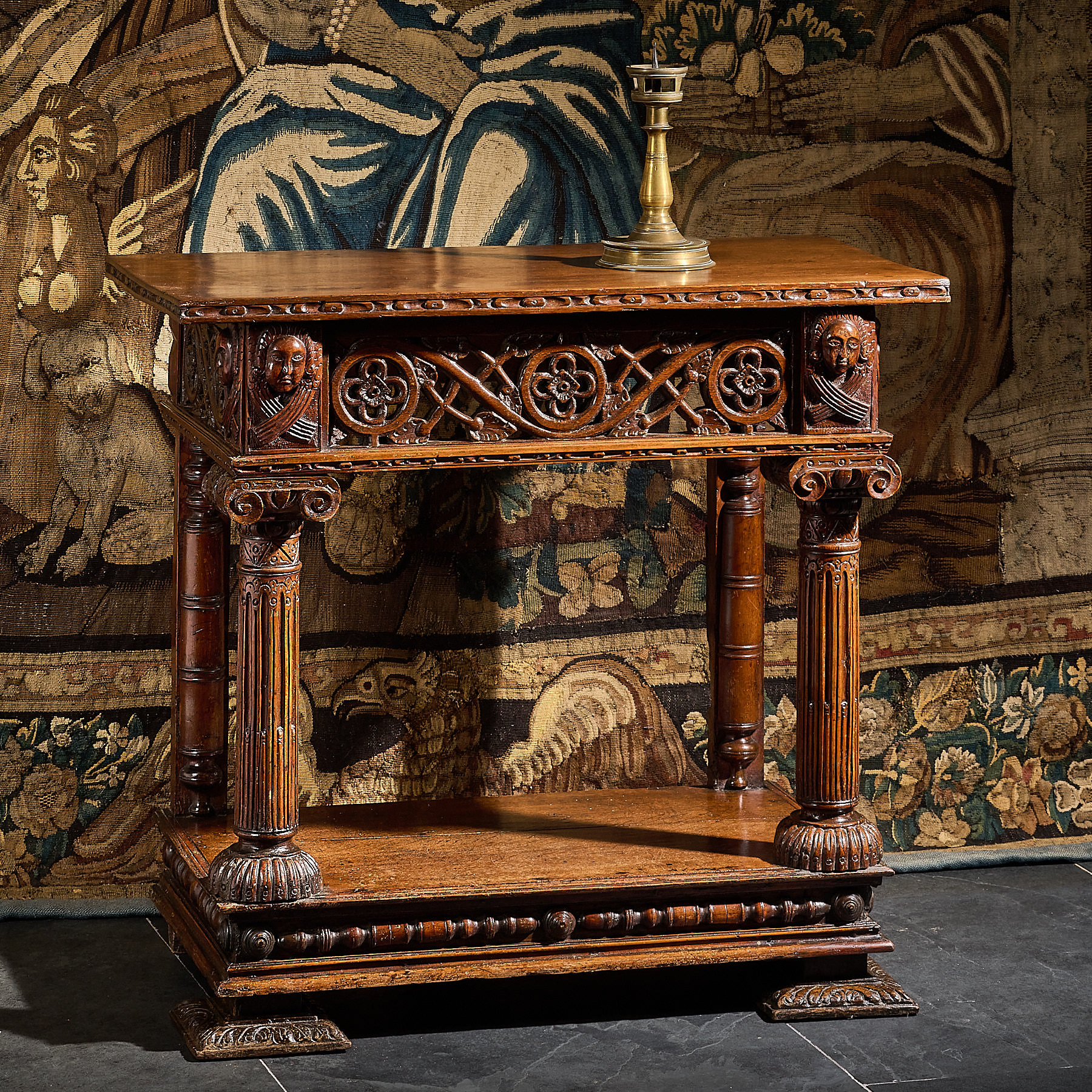 Elizabeth I single tier cup-board