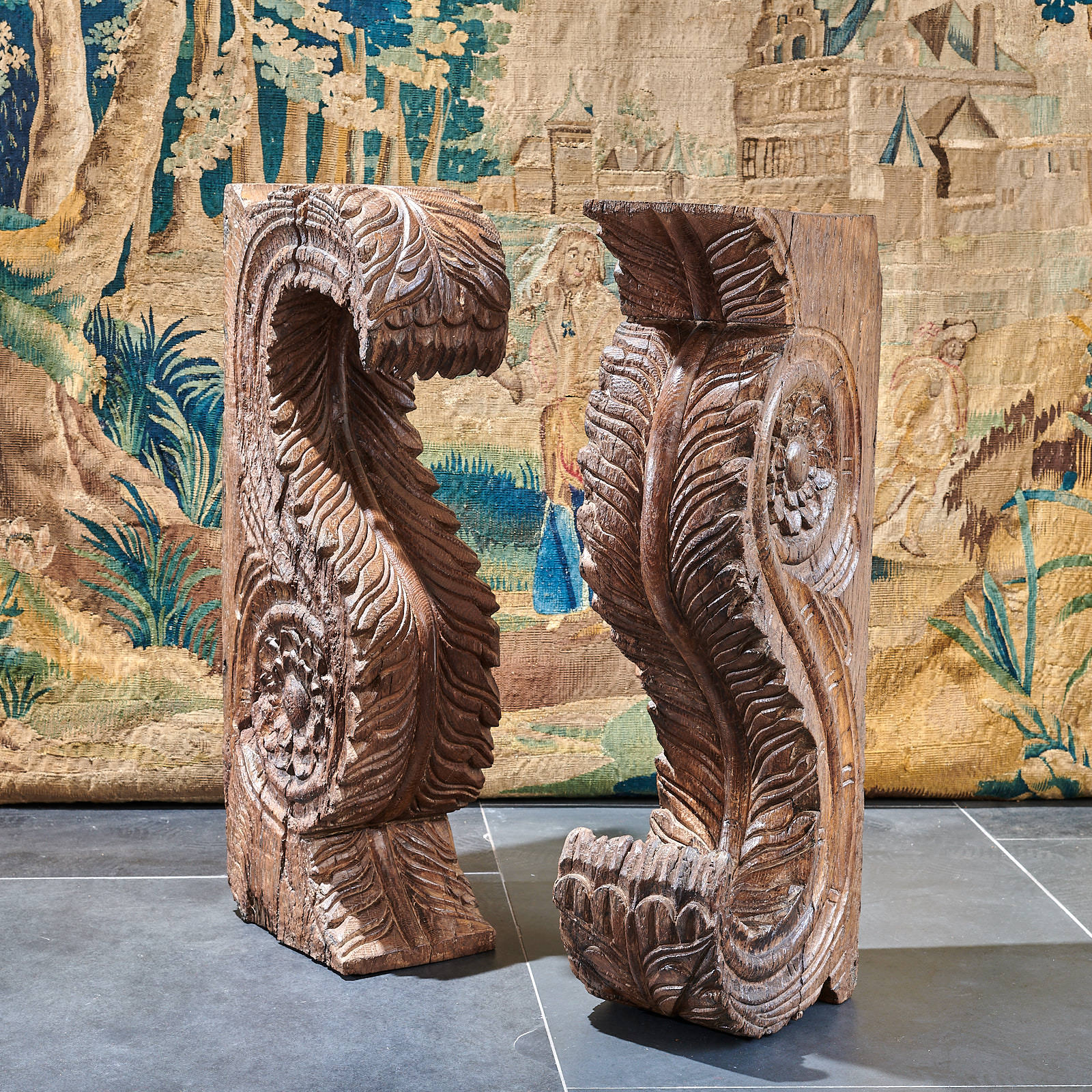 Elizabeth I oak carved brackets