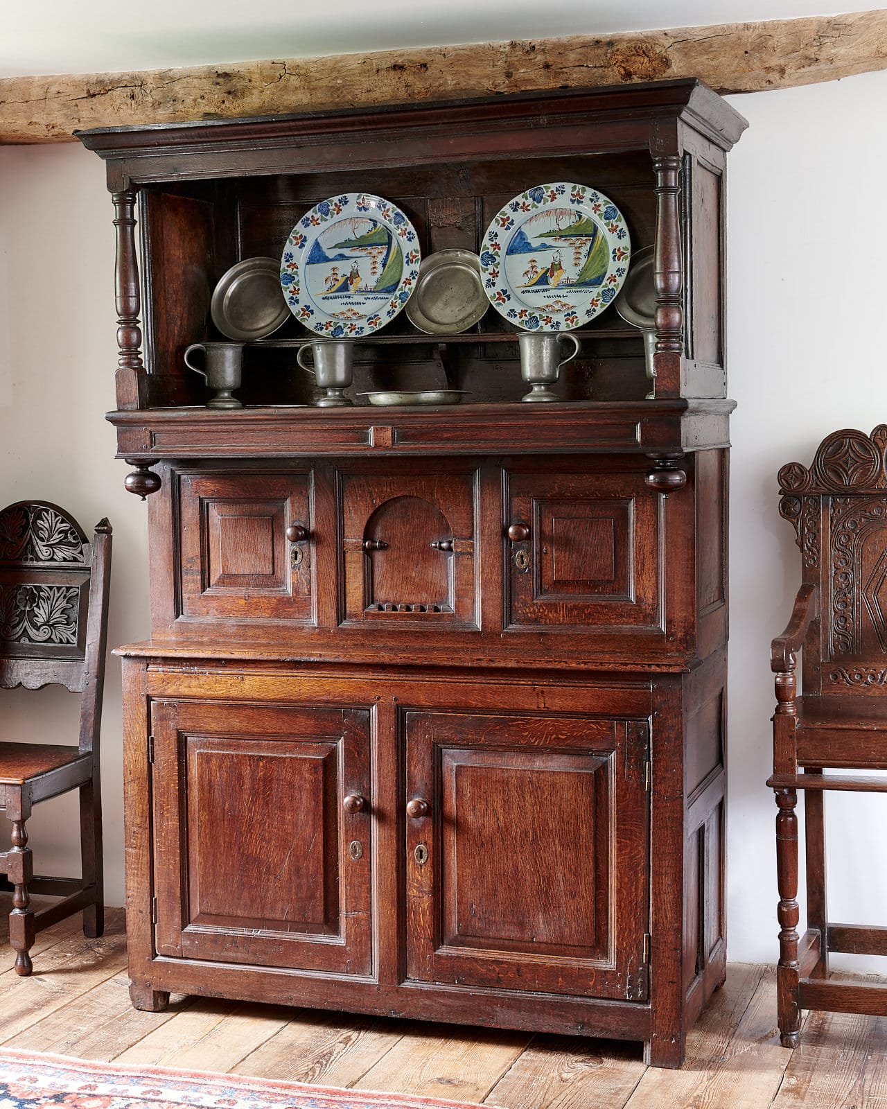 Late 17th century Cwpwrdd tridarn