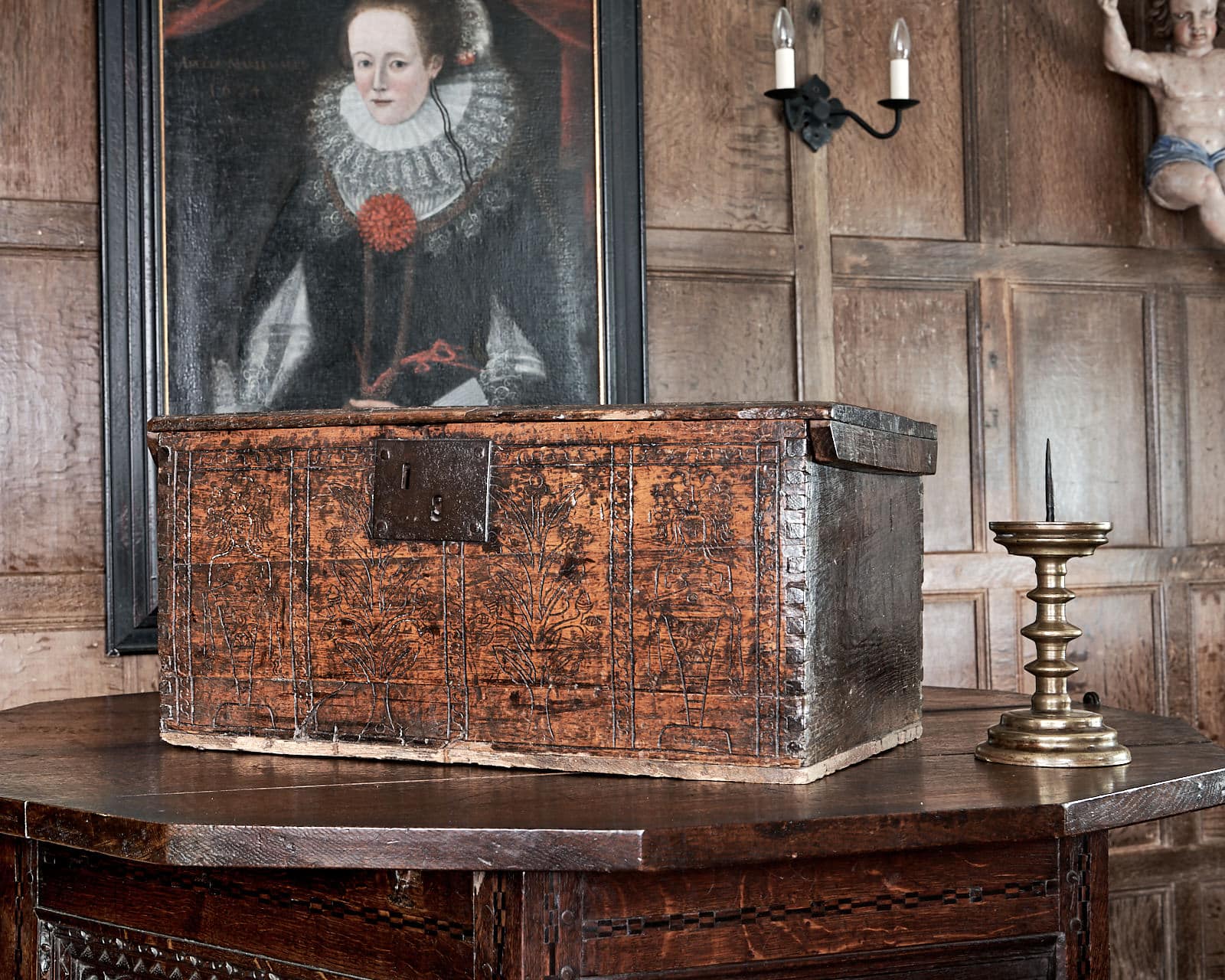 James I cedar boarded box