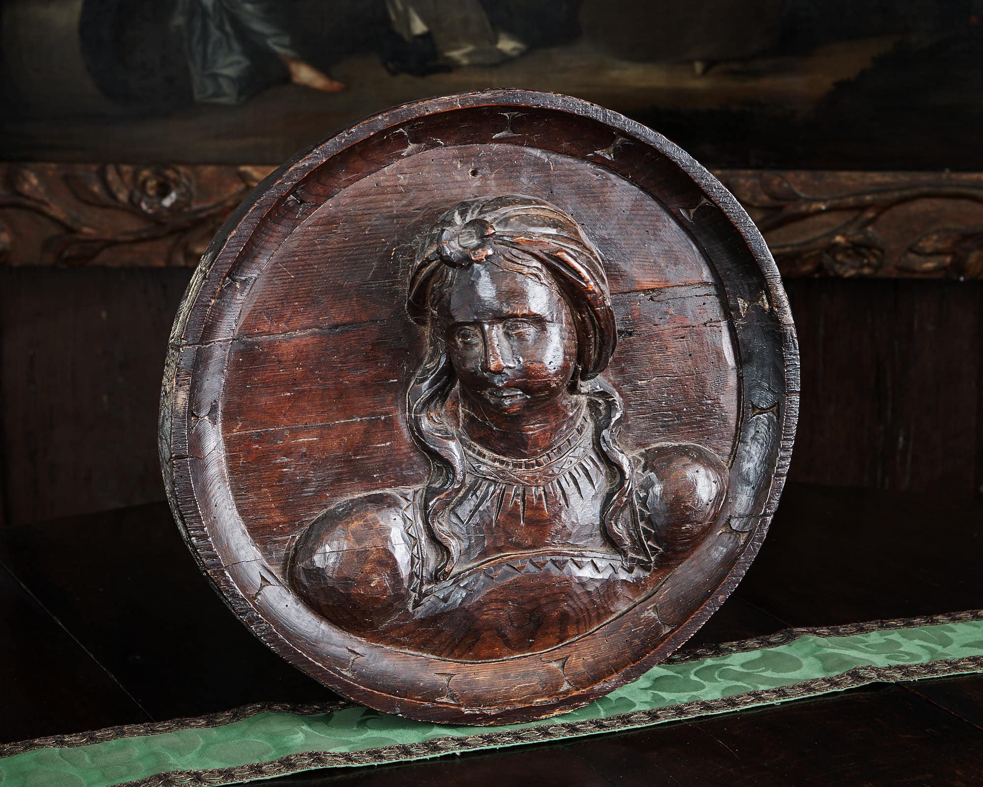 Henry VIII portrait medallion