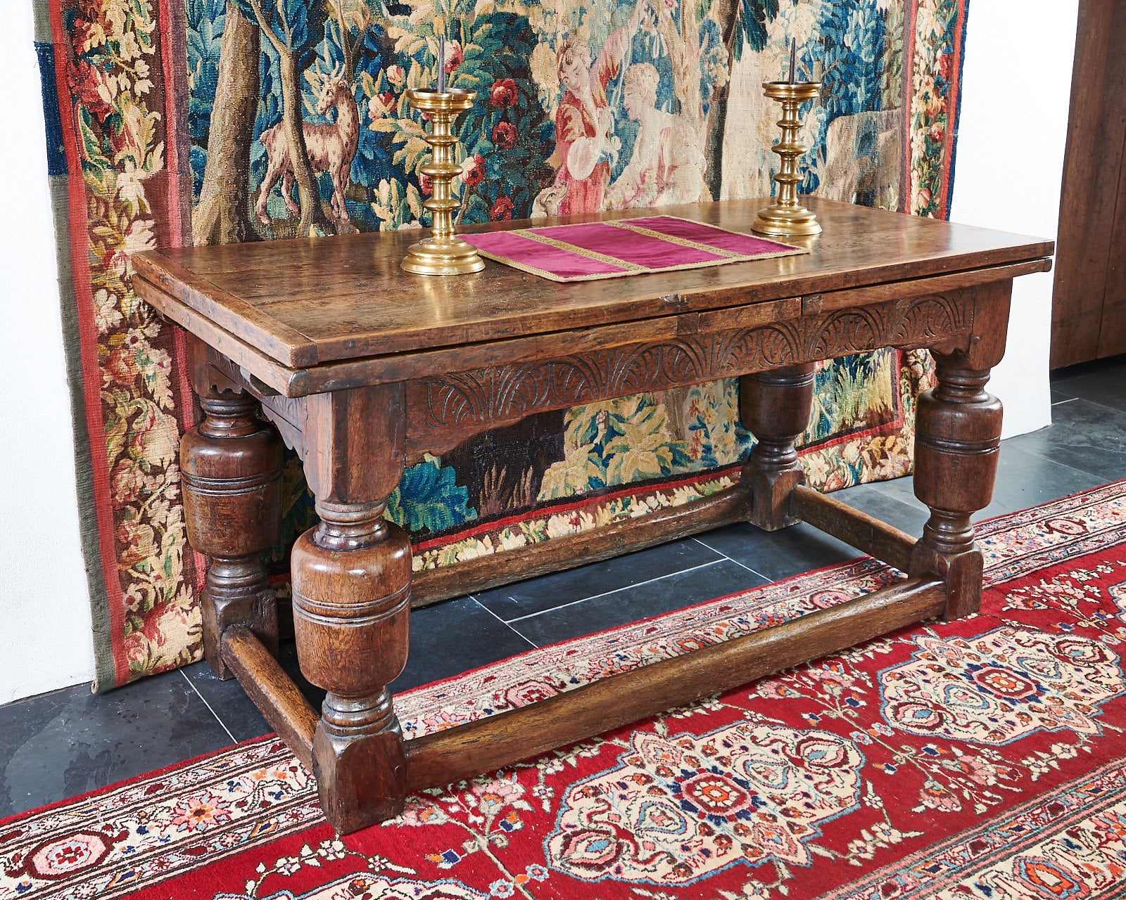 Charles I oak draw leaf table
